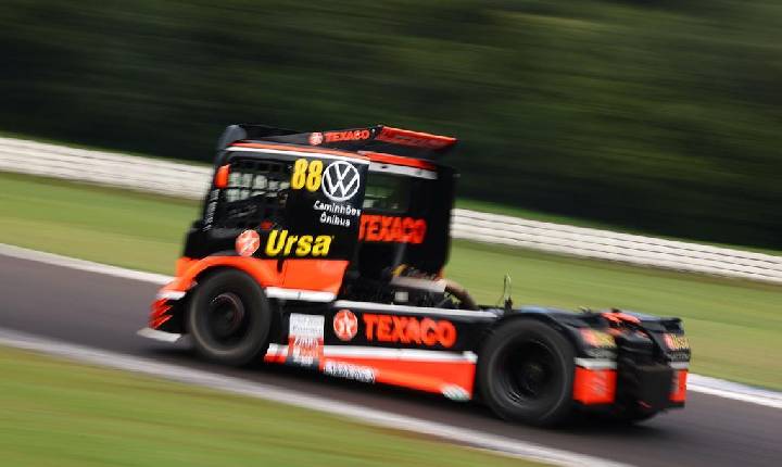 Beto Monteiro conquista pódio em Cascavel e segue líder da Copa Truck
