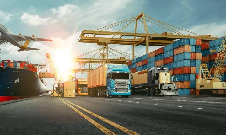 Crise logística no Brasil encarece produtos nacionais: como reverter esse cenário?