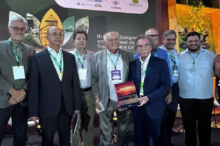 Em Manaus, FuMTran realiza pré-lançamento de livro sobre a formação logística da Amazônia