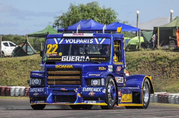 Paranaense dominam a categoria F-Truck no Uruguai com Márcio Rampon à frente