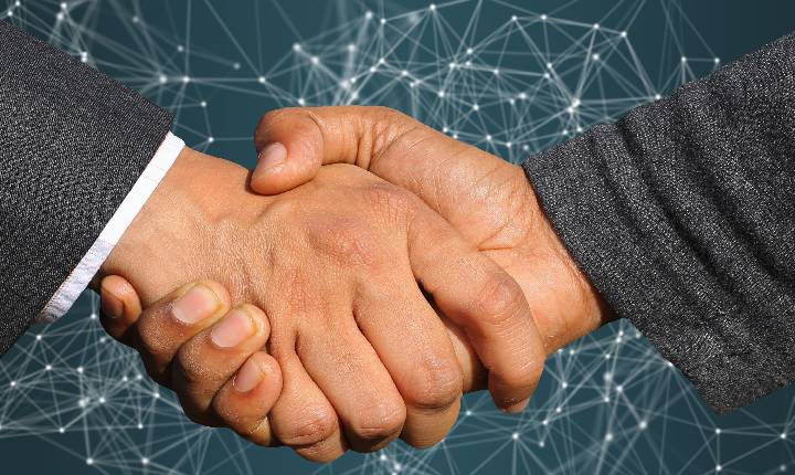 Raphinha é o novo embaixador de marca da realme