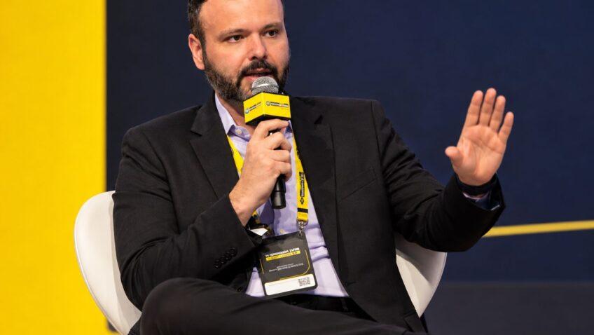Brasil deve chegar a uma frota de 15 mil caminhões a gás até 2030, diz executivo da Ultragaz