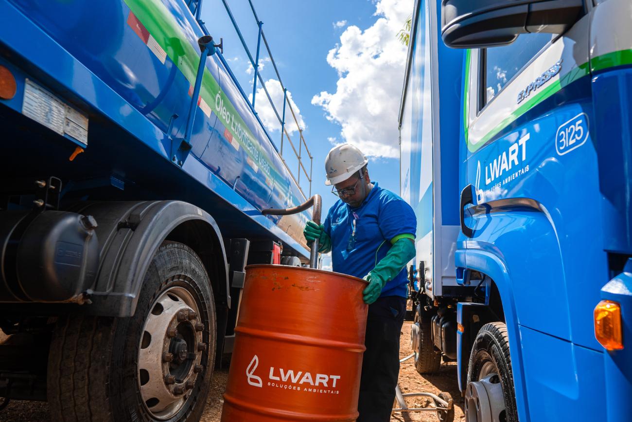 Lwart amplia coleta de óleo lubrificante usado durante etapa da Copa Truck em Curvelo
