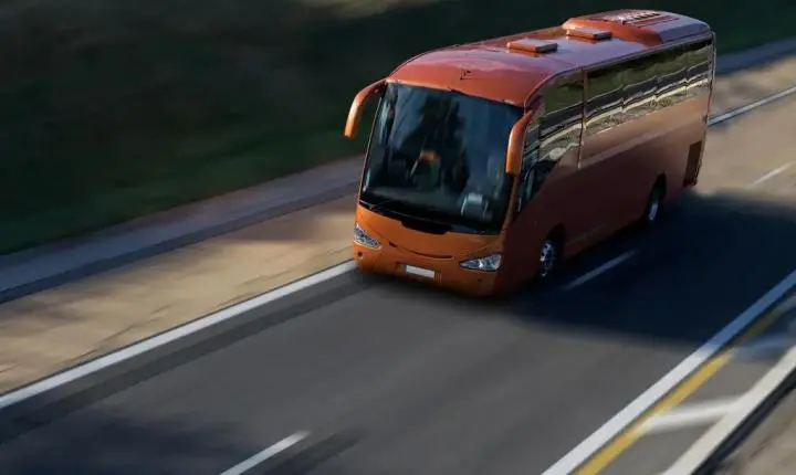 Fim da escala 6x1: o transporte de passageiros não precisa de torcida, precisa de estratégia jurídica