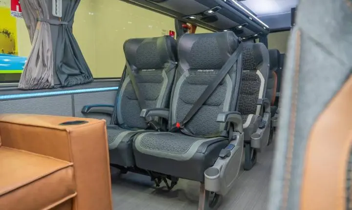 Marcopolo transforma 3 mil garrafas PET em tecido sustentável para as poltronas do G8 TEC     
